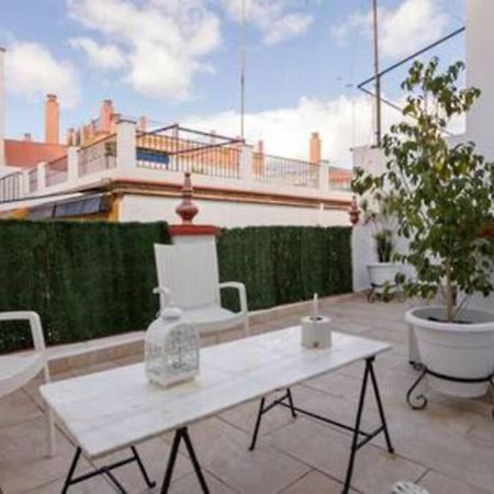Castilla Triana Courtyard By Valcambre Sevilha Exterior foto